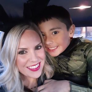 Meet your Posher, Rebeka